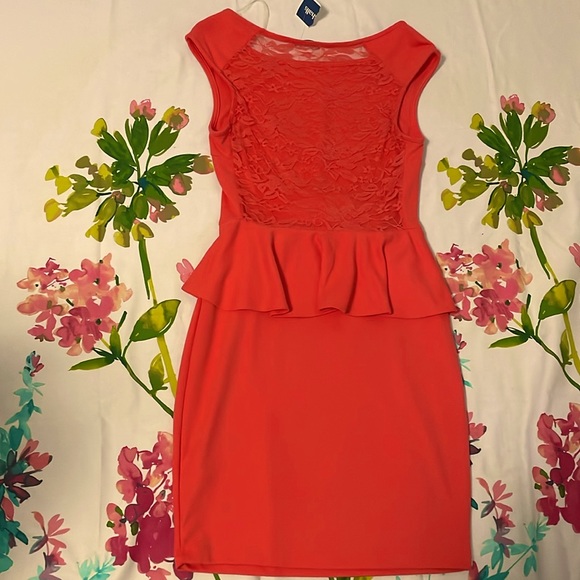 SOPRANO New vibrant colour Peplum dress - Picture 2 of 5